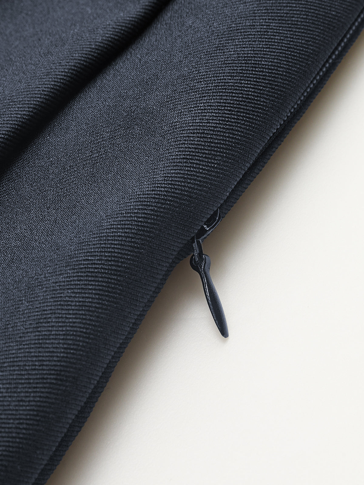Johanna | Robe blazer plissée avec ceinture.