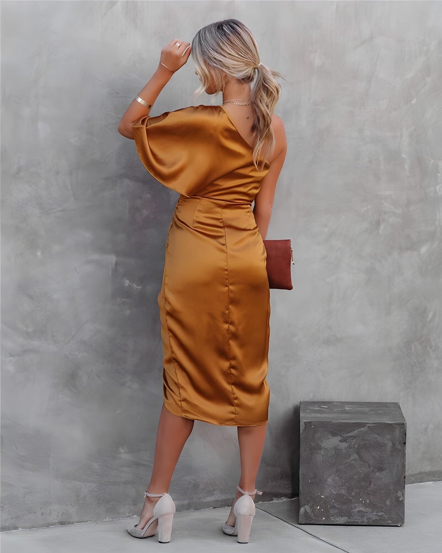 Robe Eugenia™ Élégante et Glamour