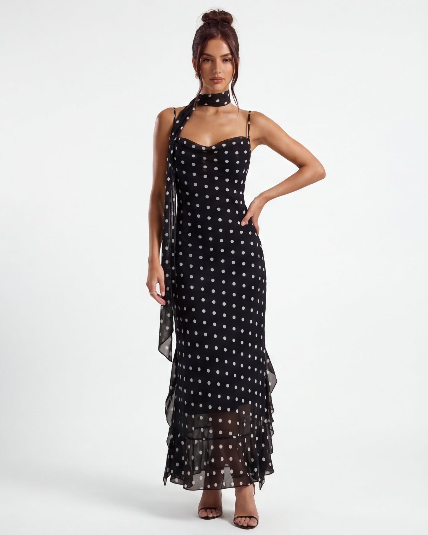 Alessia | Robe longue à pois noire