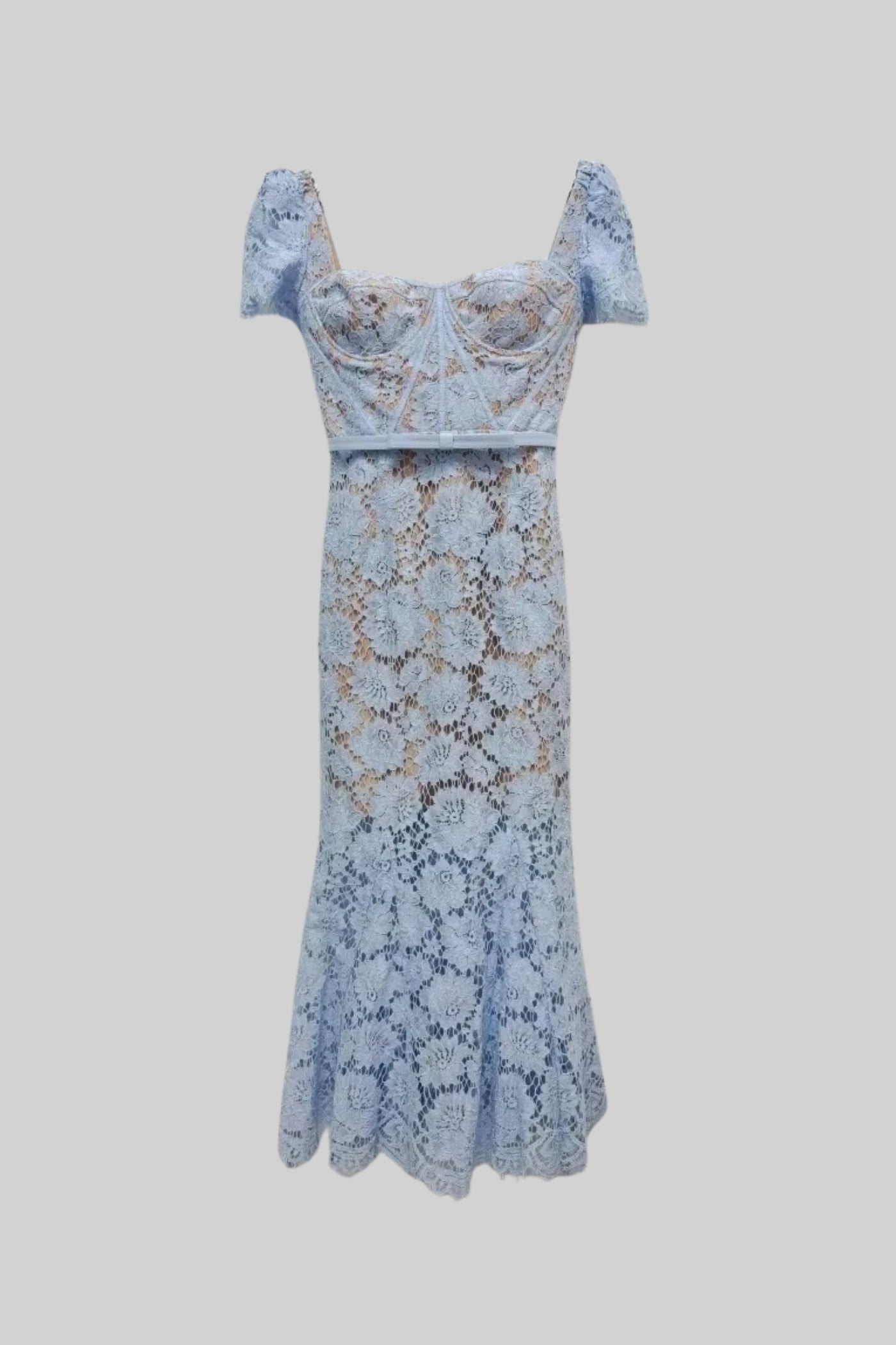 Paulina | Robe en Dentelle Bleue Élégante avec Manches Courtes et Ceinture Assortie