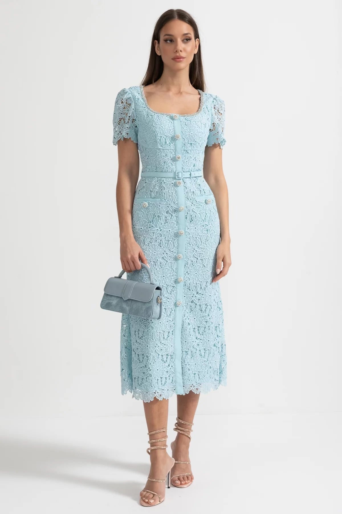 Azucena | Robe midi en dentelle bleu ciel