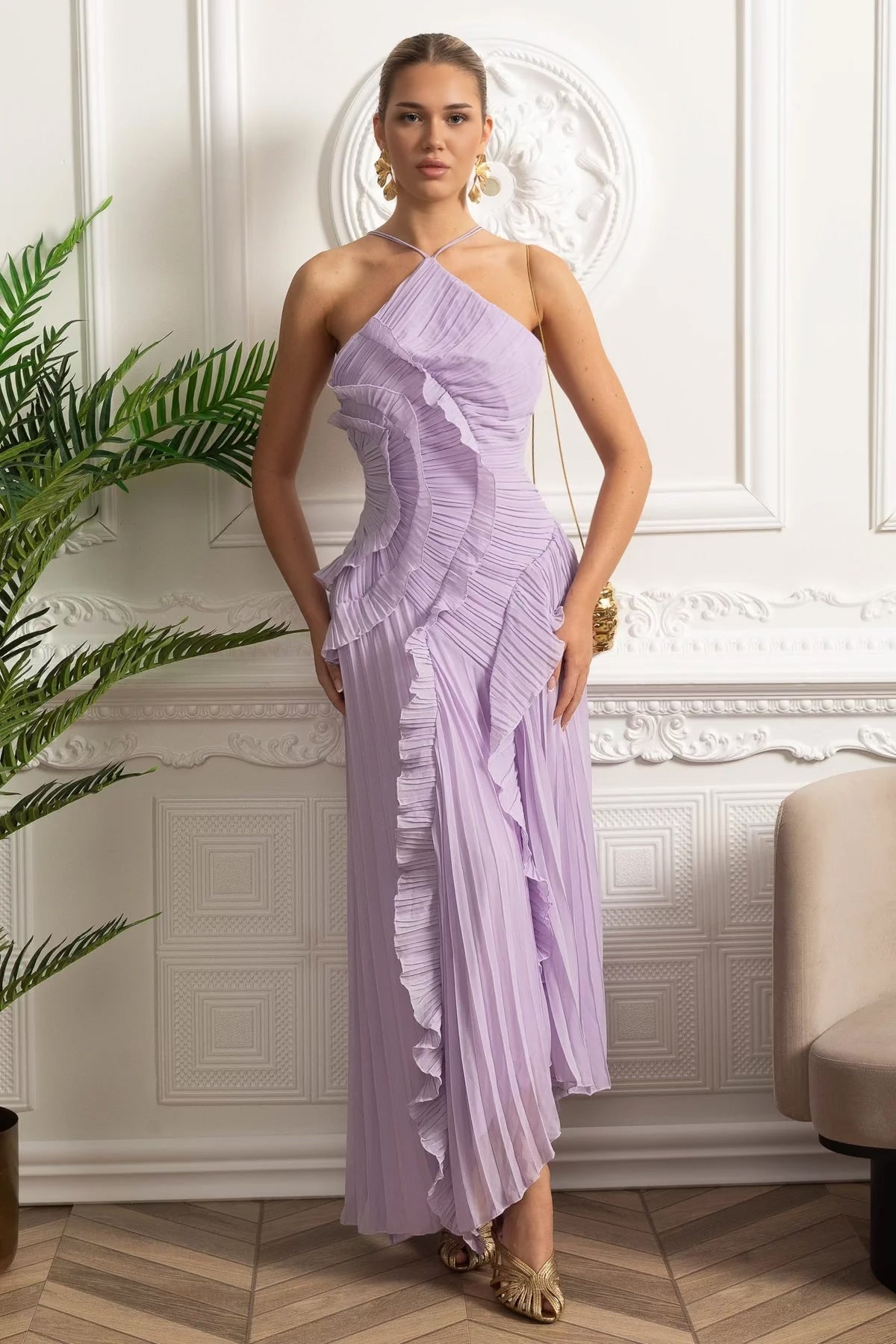 Nina | Robe midi lavande plissée à col montant