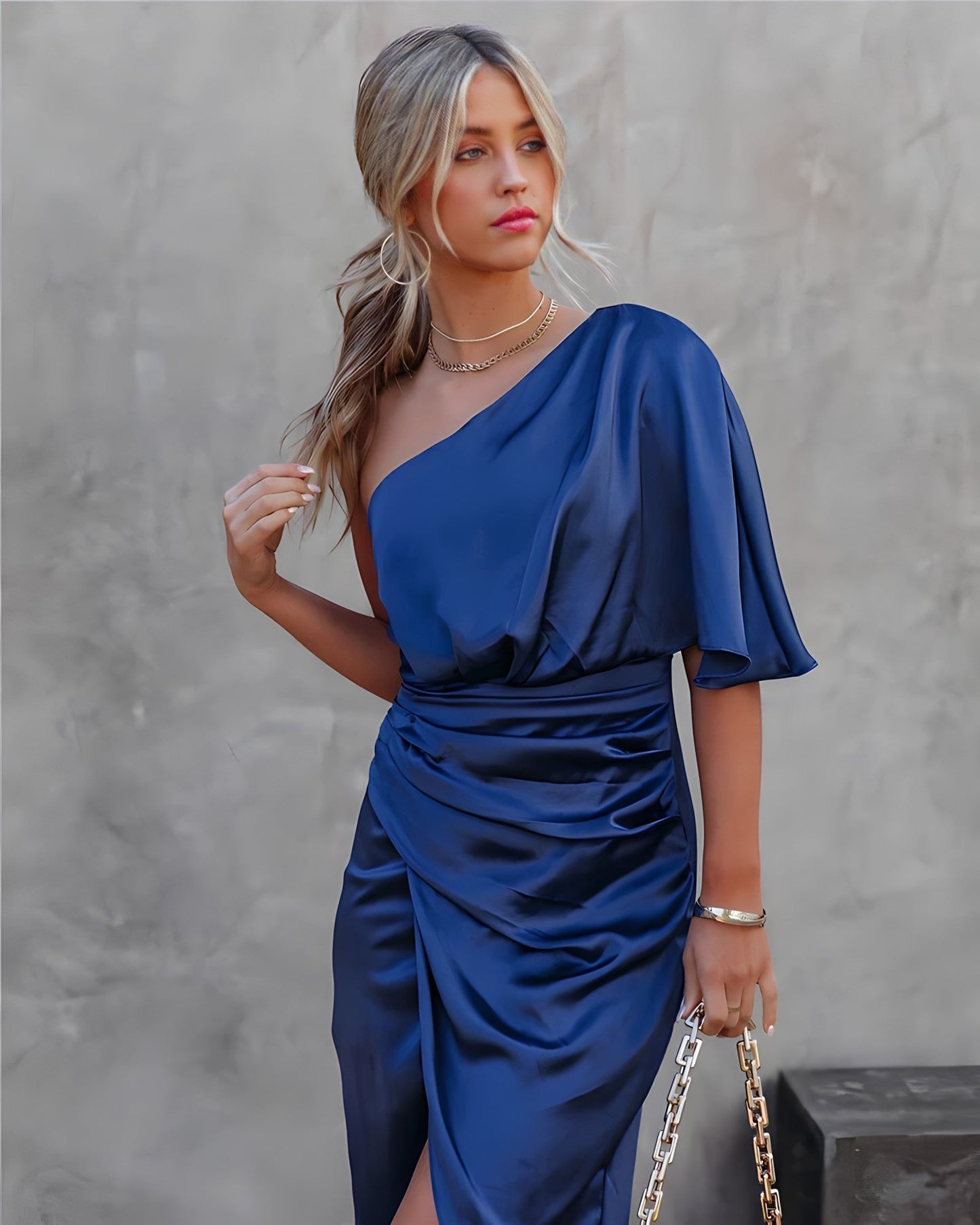 Robe Eugenia™ Élégante et Glamour