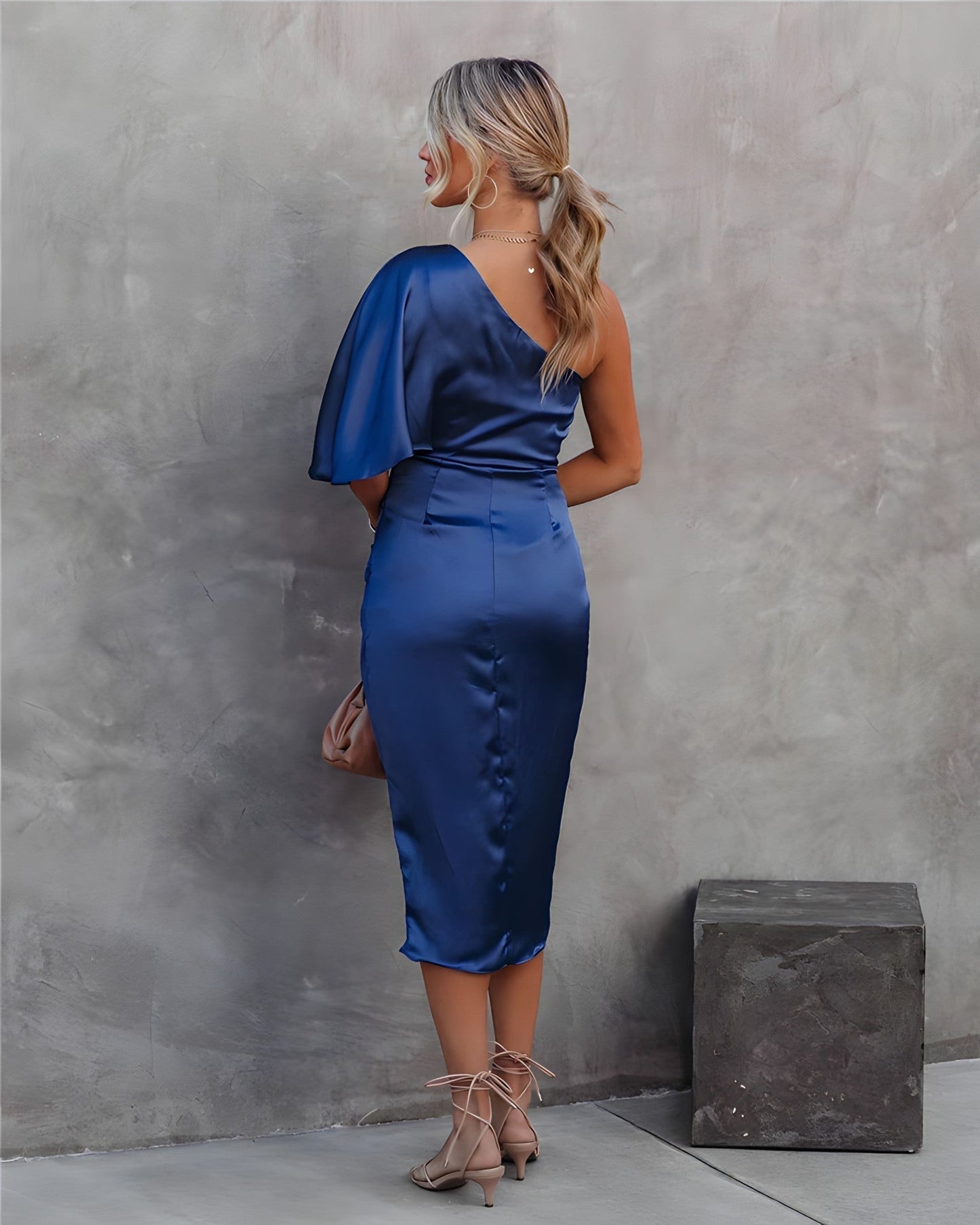 Robe Eugenia™ Élégante et Glamour