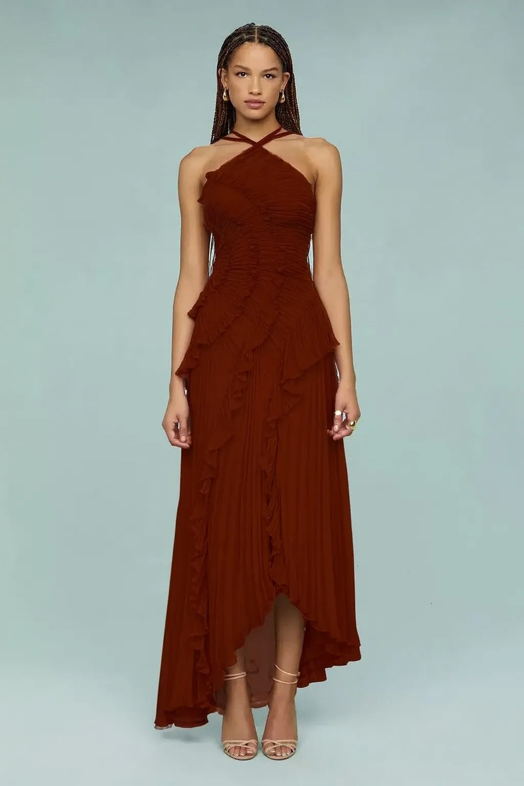 Robe longue de soirée élégante avec volants et col dos nu