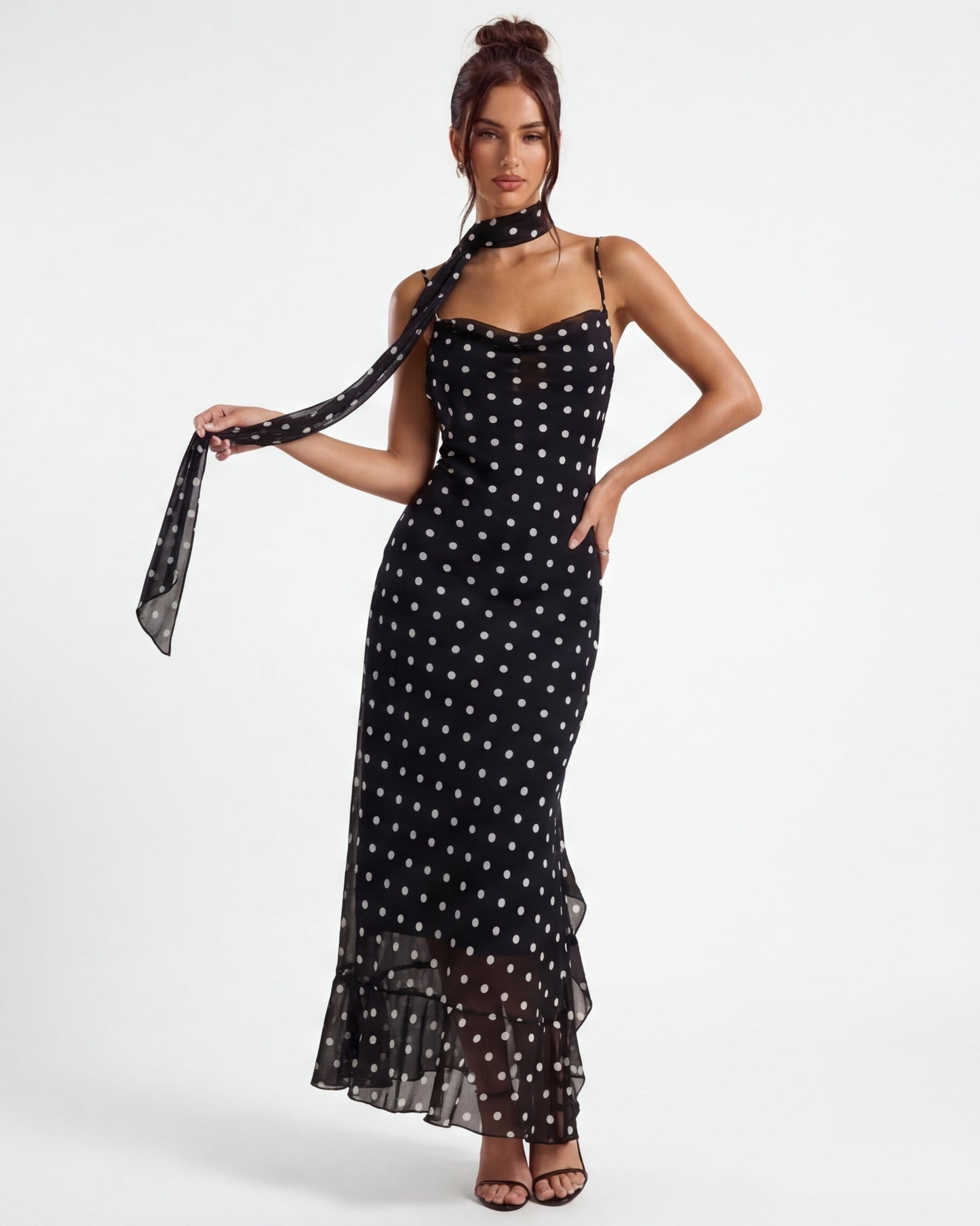 Alessia | Robe longue à pois noire