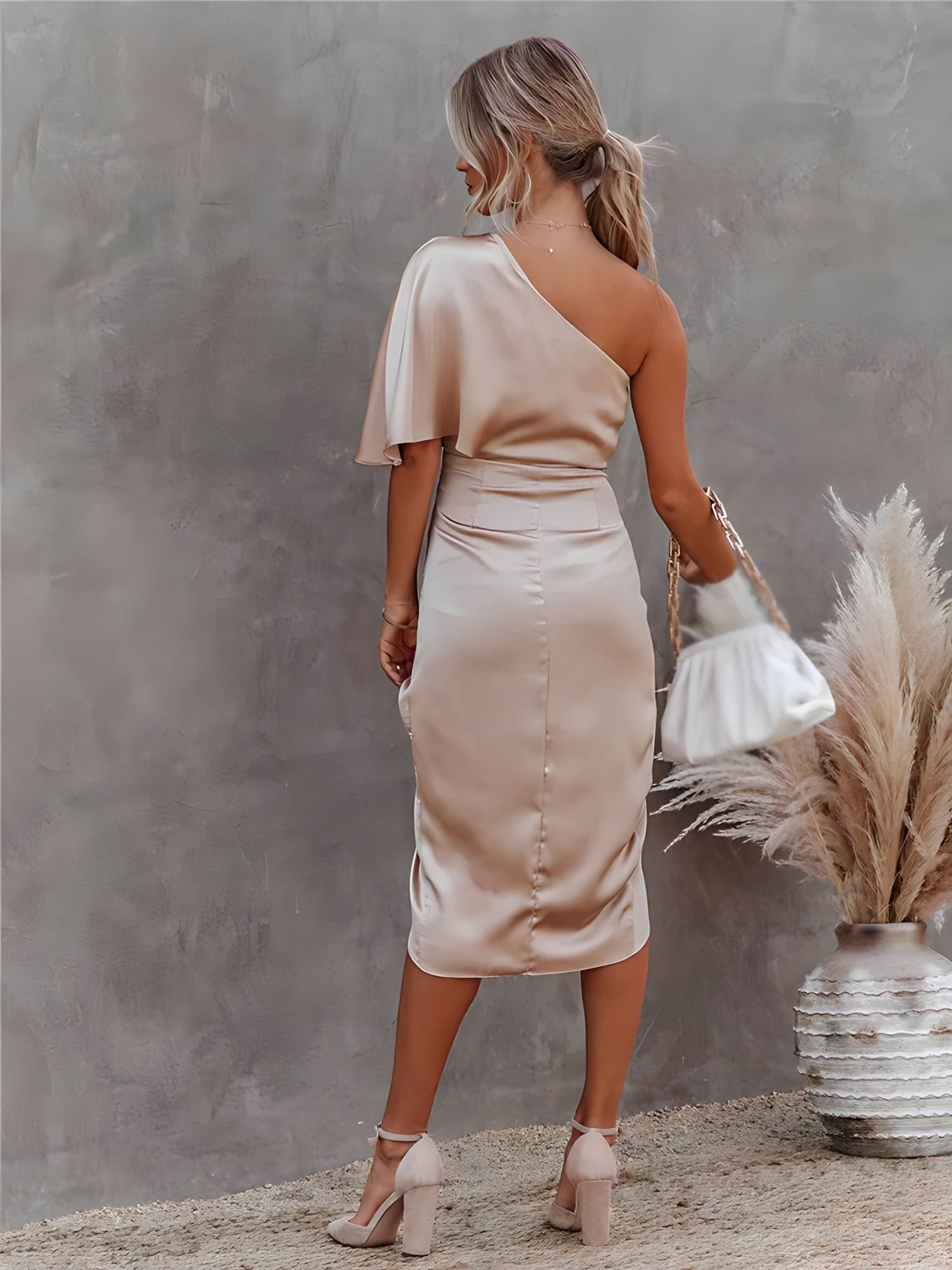 Robe Eugenia™ Élégante et Glamour